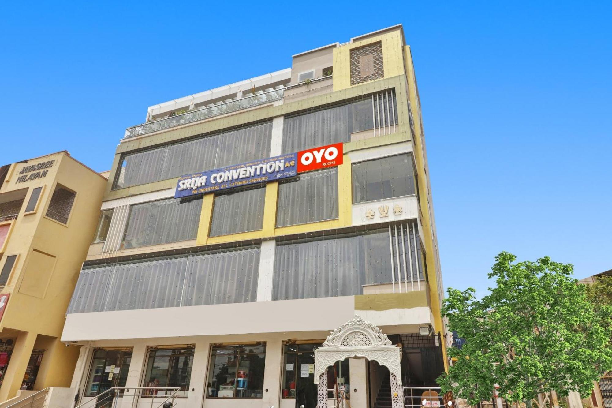 Super Hotel O Dk Reddy Square Хайдарабад Экстерьер фото